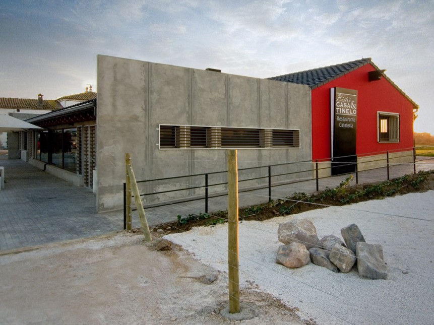 Bistró Casa y Tinelo. Restaurante Zaragoza - Movera. EXTERIOR